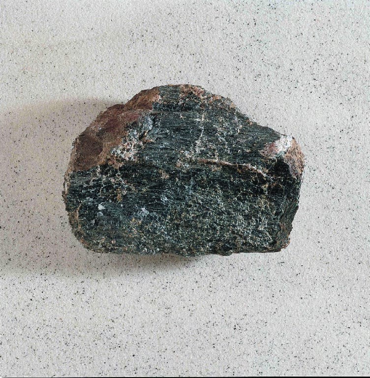 Ward's® Hornblende (Cleavage)