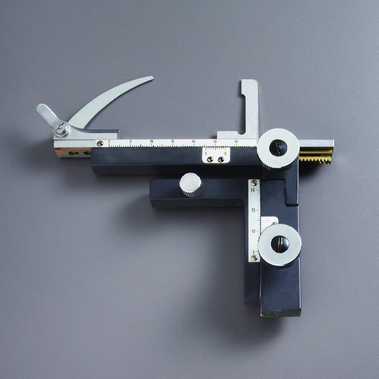 Ward's® Graduated Mechanical Stage, Motic