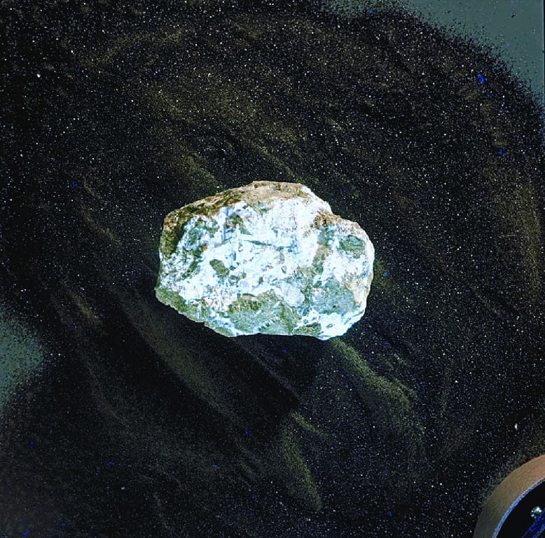 Ward's® Fluorite (Fluorescent)