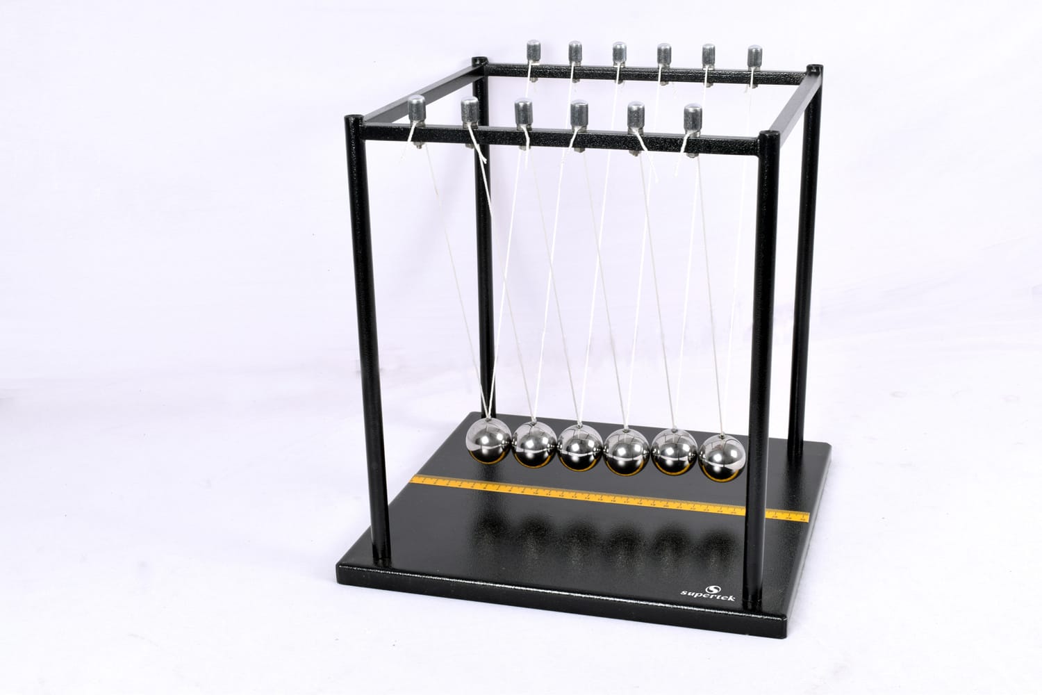CENCO® Newton Cradle