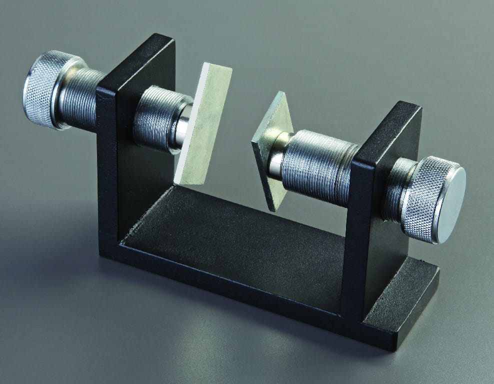 Variable Gap Magnet