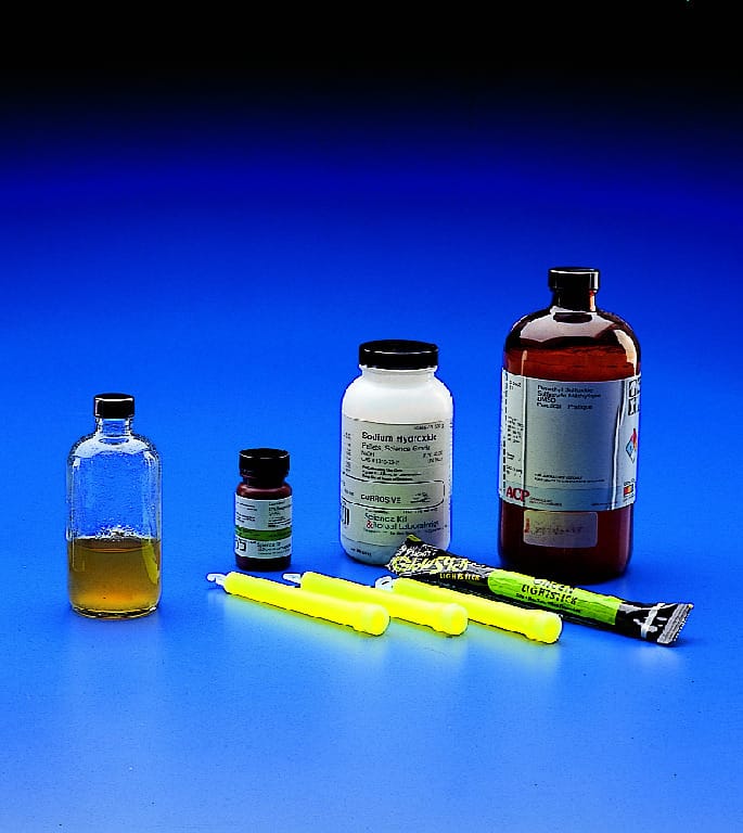 Ward's® Glow Chemistry Kit