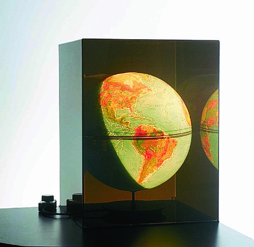 GLOBE SEASONAL DISPLAY 45CMX45CMX58CM