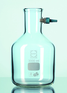 Filtering flask, bottle form with plastic hose connection